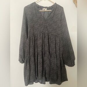 All items are size small.